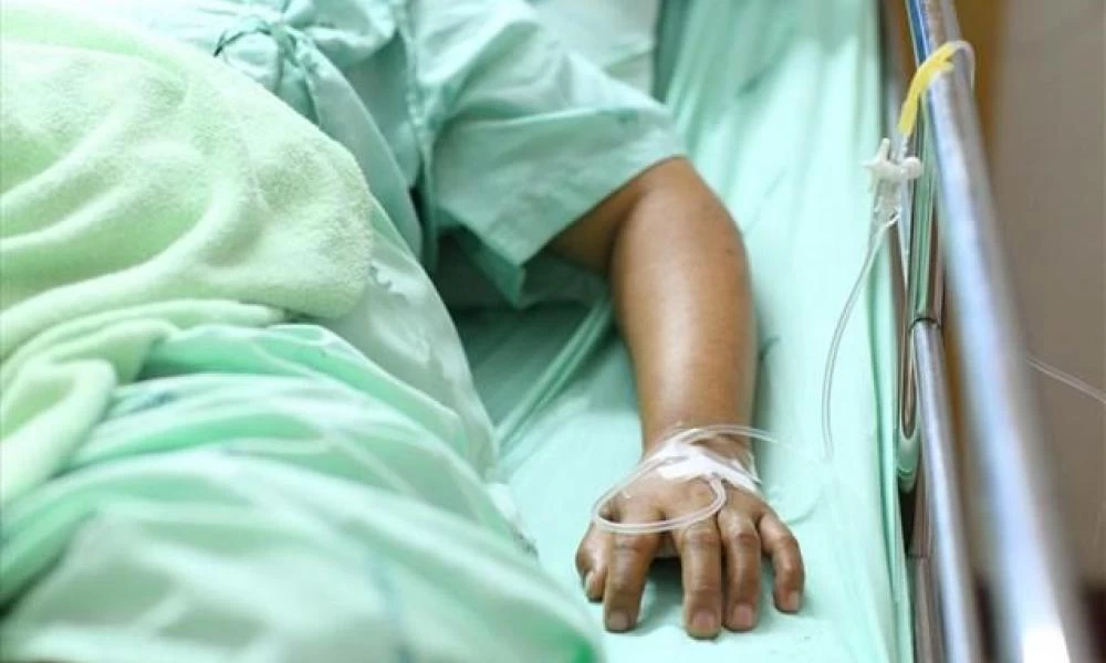 «Νοσηλεύονται με κορονοϊό σε δωμάτια χωρίς τουαλέτα, κάνουν την ανάγκη τους στο πάτωμα», καταγγέλλει συγγενής ασθενούς